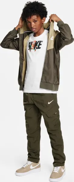 Футболка подростковая Nike SPORTSWEAR TEE FOOTBALL BALL FA23 белая FD3971-100