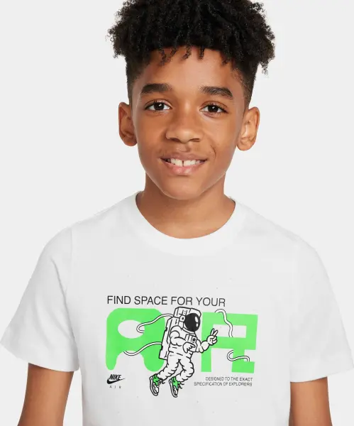 Футболка підліткова Nike SPORTSWEAR біла FN9618-100