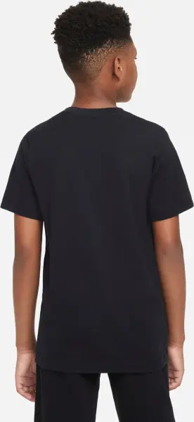 Футболка подростковая Nike SPORTSWEAR черная DV3934-010