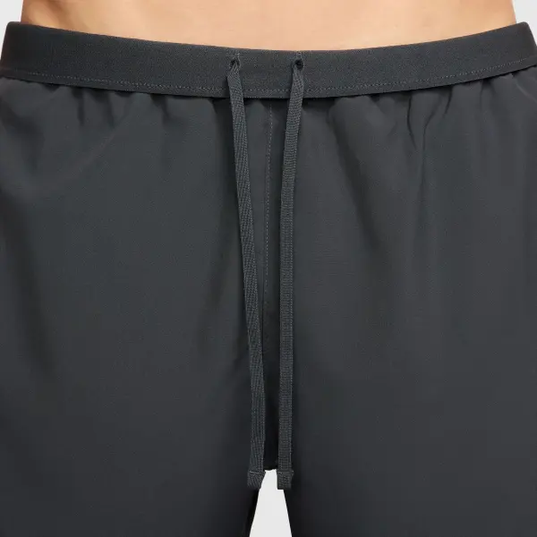 Шорты для бега Nike CHALLENGER FLASH DRI-FIT 12.5CM (APPROX.) BRIEF-LINED RUNNING темно-серые IB4129-070