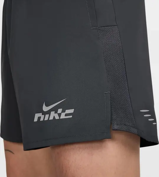 Шорты для бега Nike CHALLENGER FLASH DRI-FIT 12.5CM (APPROX.) BRIEF-LINED RUNNING темно-серые IB4129-070