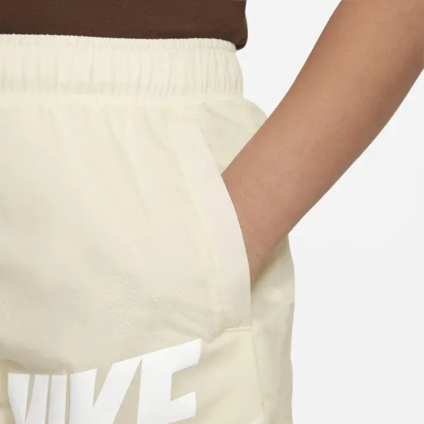 Шорти підліткові Nike SPORTSWEAR WOVEN бежеві DO6582-113