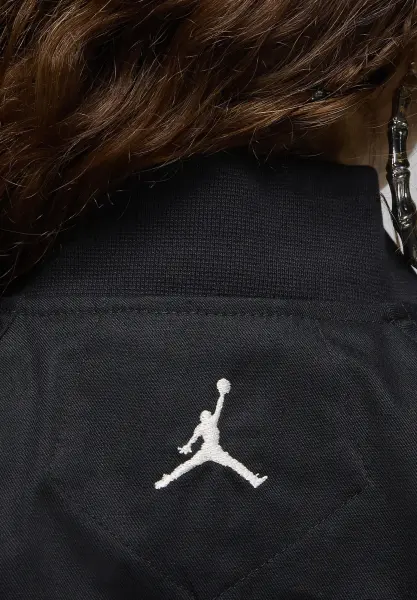 Куртка жіноча Nike AIR JORDAN VARSITY JACKET чорна FN5786-010
