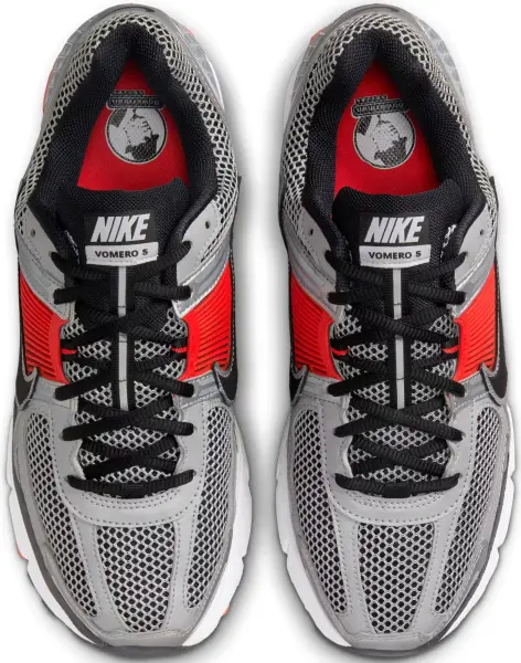 Кроссовки Nike ZOOM VOMERO 5 серо-красно-черные FJ4151-005