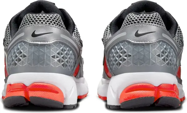 Кроссовки Nike ZOOM VOMERO 5 серо-красно-черные FJ4151-005