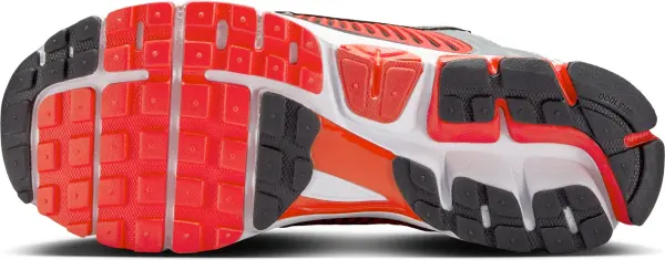 Кроссовки Nike ZOOM VOMERO 5 серо-красно-черные FJ4151-005