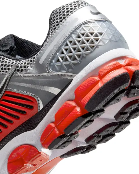 Кроссовки Nike ZOOM VOMERO 5 серо-красно-черные FJ4151-005