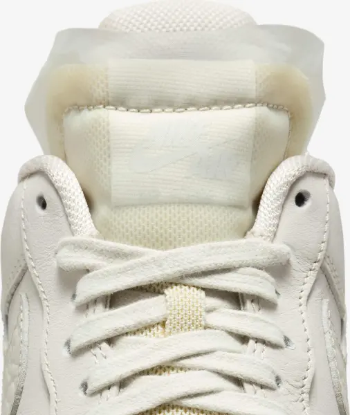 Кроссовки женские Nike AIR FORCE 1 LOW PREMIUM кремовые DN5463-001