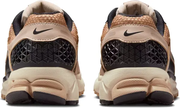 Кросівки жіночі Nike ZOOM VOMERO 5 коричнево-чорні FJ2028-106