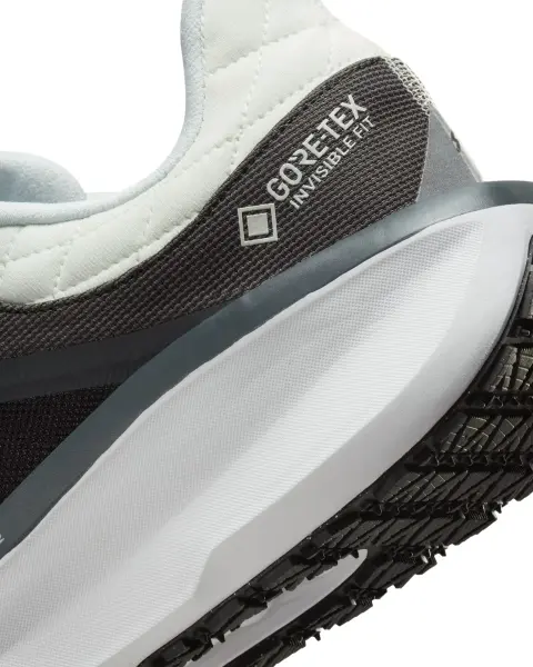 Кросівки бігові Nike AIR WINFLO 11 GORE-TEX біло-темно-сірі FQ1358-004