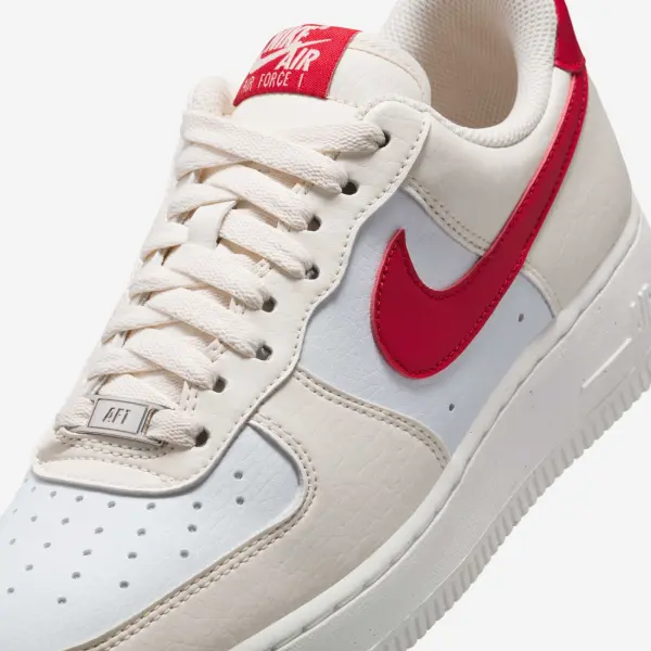 Кросівки жіночі Nike AIR FORCE 1 '07 NEXT NATURE кремово-біло-червоні DC9486-109