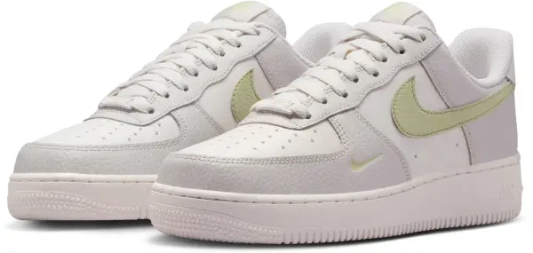 Кроссовки женские Nike AIR FORCE 1 '07 кремово-лаймовые IB3881-001