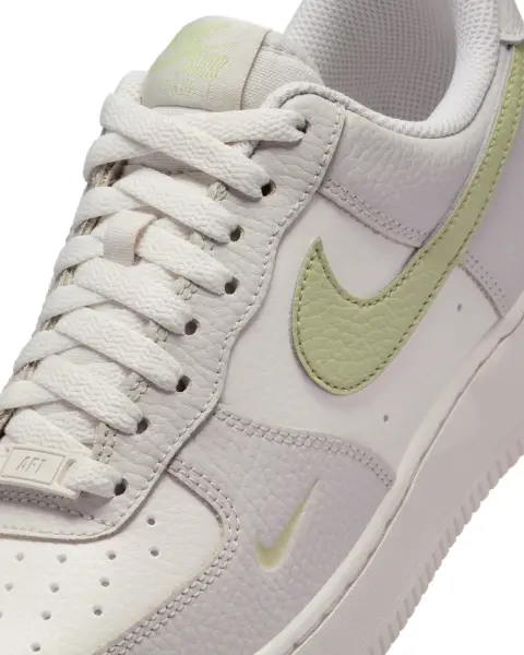 Кроссовки женские Nike AIR FORCE 1 '07 кремово-лаймовые IB3881-001