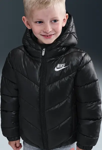 Куртка детская Nike SPORTSWEAR ALL DAY PLAY PUFFER черная 86N074-023