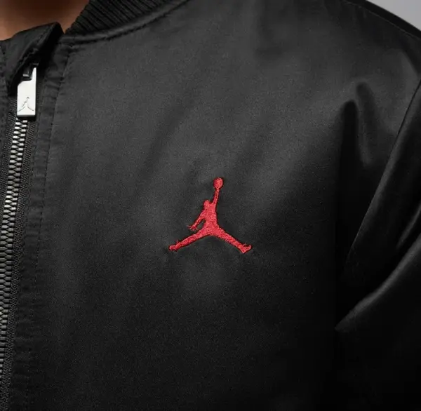 Куртка подростковая Nike JORDAN BIG LOGO HOODED BOMBER черно-серая 95D647-023