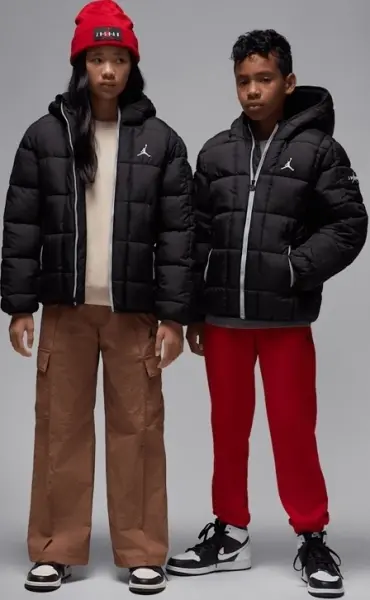 Куртка подростковая Nike JORDAN ESSENTIAL MIDWEIGHT PUFFER черная 95F009-023