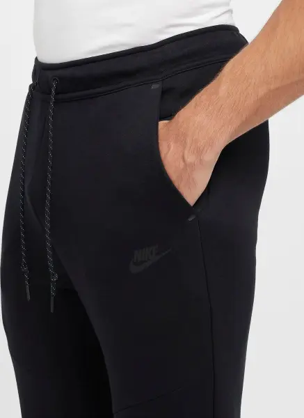 Спортивный костюм Nike TECH черный HV0949-010__HV0959-010