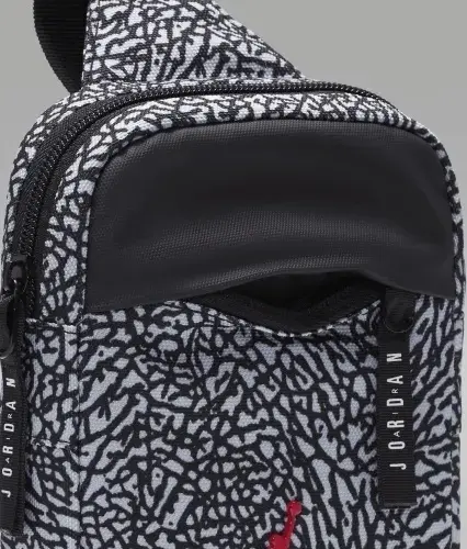 Сумка через плечо Nike JORDAN AIRBORNE HIP BAG бело-черная 7A0747-I00