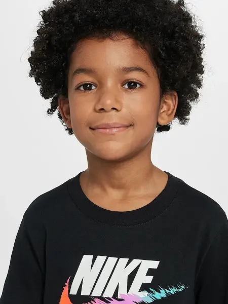Футболка детская Nike BRANDMARK SWOOSH черная 86M843-023