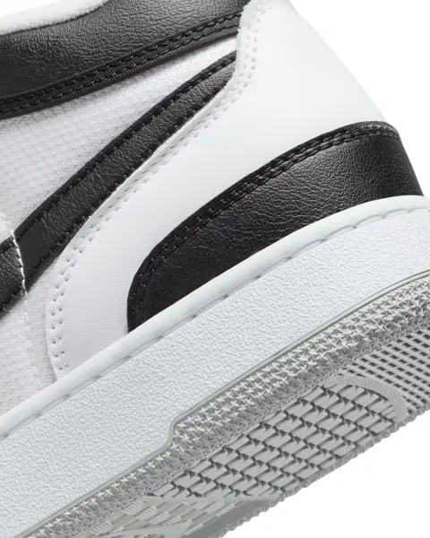 Кросівки Nike ATTACK QS SP біло-чорні FB8938-101