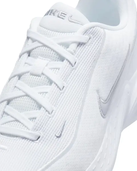 Кроссовки Nike UPLIFT SC белые IB2765-101