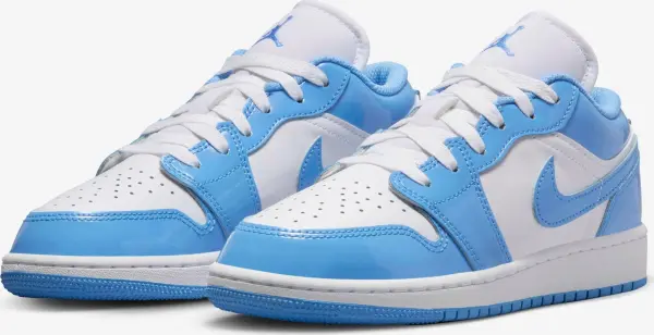 Кроссовки подростковые Nike AIR JORDAN 1 LOW SE (GS) голубо-белые FZ3929-114