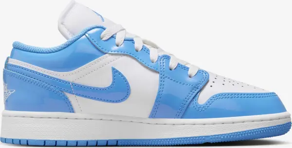 Кроссовки подростковые Nike AIR JORDAN 1 LOW SE (GS) голубо-белые FZ3929-114