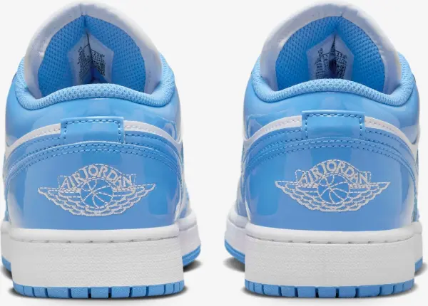 Кроссовки подростковые Nike AIR JORDAN 1 LOW SE (GS) голубо-белые FZ3929-114