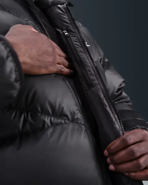 Пуховик Nike WINDRUNNER STATEMENT DOWN JACKET черный HQ7790-011