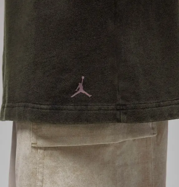 Футболка женская Nike AIR JORDAN OVERSIZED черно-салатово-розовая FD7208-010