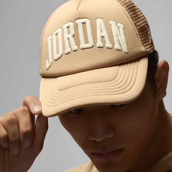 Кепка підліткова Nike JORDAN FOAM TRUCKER світло-коричнева 9A0940-J34