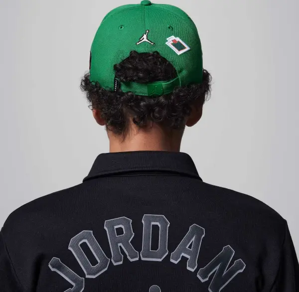 Кепка підліткова Nike JORDAN SIGNATURE CURVED BRIM зелена 9A9028-E1P
