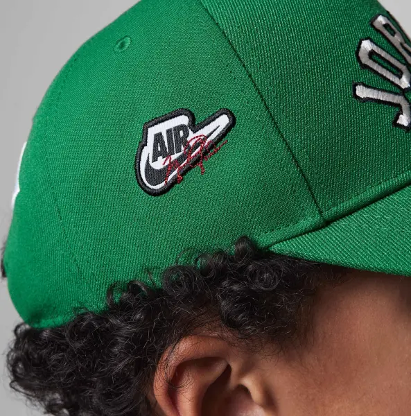 Кепка підліткова Nike JORDAN SIGNATURE CURVED BRIM зелена 9A9028-E1P