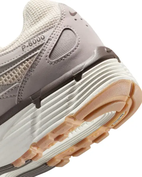 Кросівки Nike P-6000 SE сіро-бежеві IB2986-002