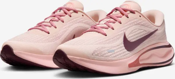 Кроссовки беговые женские Nike JOURNEY RUN светло-розово-кораллово-бордовые FJ7765-800