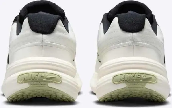 Кроссовки женские Nike UPLIFT SC молочно-черные IB2766-100