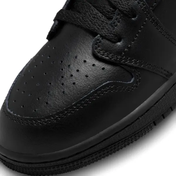 Кроссовки подростковые Nike AIR JORDAN 1 LOW (GS) черные 553560-093