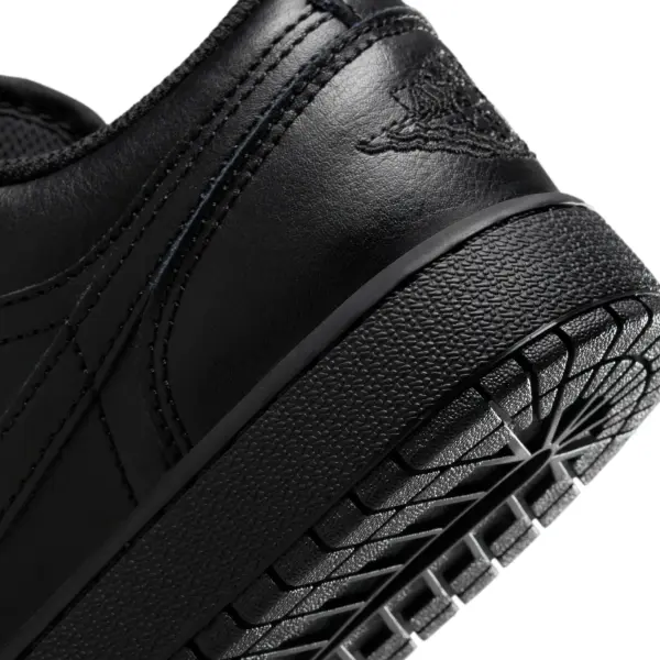 Кроссовки подростковые Nike AIR JORDAN 1 LOW (GS) черные 553560-093