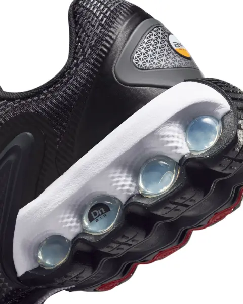 Кроссовки подростковые Nike AIR MAX DN (GS) черно-белые IH7672-004