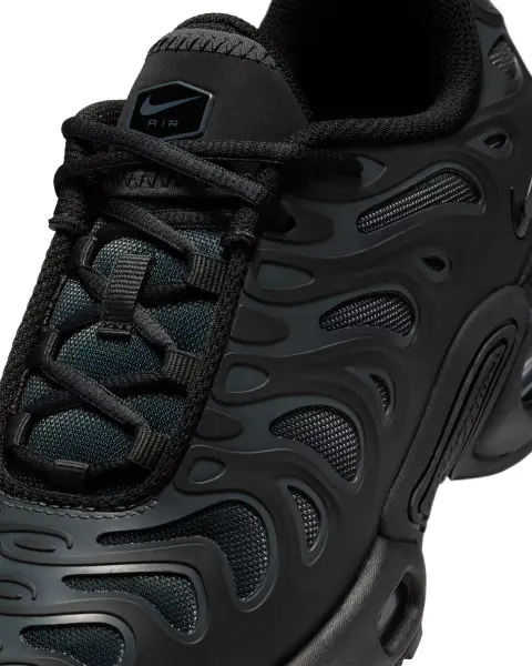 Кроссовки подростковые Nike AIR MAX PLUS DRIFT (GS) черные FV5921-002