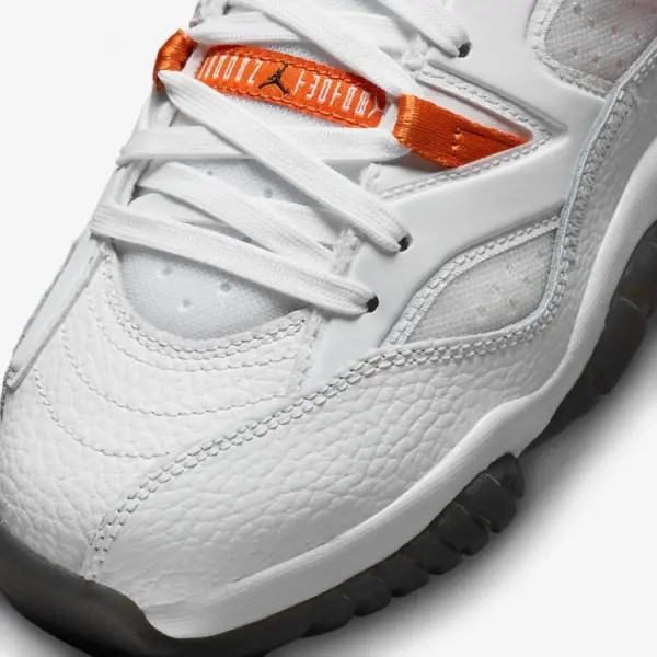 Кроссовки подростковые Nike JUMPMAN TWO TREY (GS) бело-оранжево-черные DQ8431-108