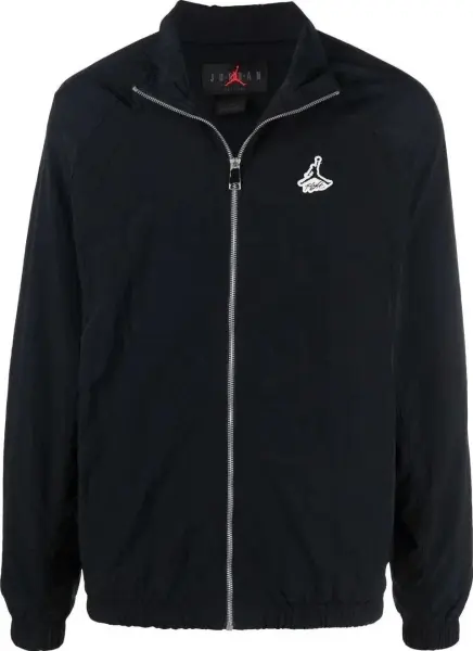 Куртка Nike AIR JORDAN ESSENTIAL STATEMENT WARMUP черная DH9037-010