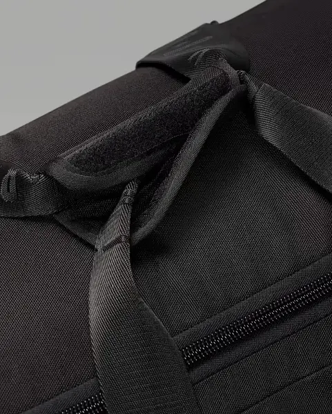 Сумка спортивна Nike JORDAN VELOCITY DUFFLE BAG (81L) чорно-золота LM0920-K5X