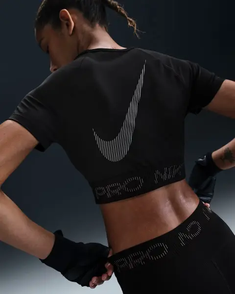 Топ жіночий Nike PRO DRI-FIT SHORT-SLEEVE CROPPED GRAPHIC чорний HM6369-010