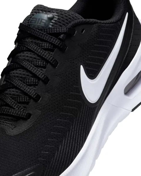 Кроссовки Nike AIR MAX NUAXIS черно-белые FD4329-001