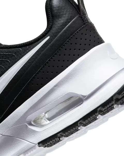 Кроссовки Nike AIR MAX NUAXIS черно-белые FD4329-001