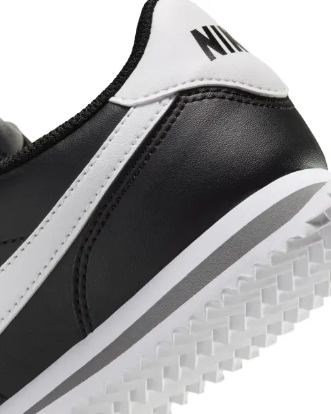 Кросівки підліткові Nike CORTEZ (GS) чорно-білі DM0950-001