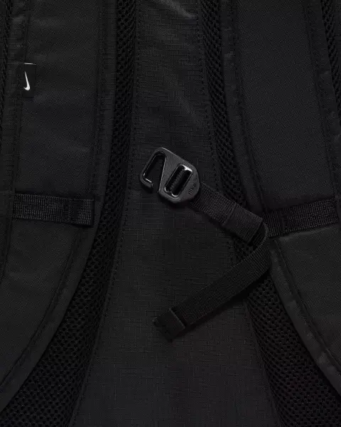 Рюкзак Nike HAYWARD (26L) чорний HJ8200-010