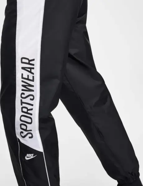 Спортивные штаны Nike CLUB WOVEN JOGGERS черные HJ2244-010
