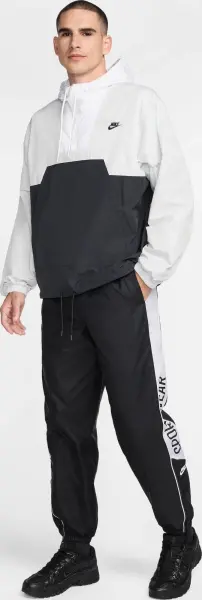 Спортивные штаны Nike CLUB WOVEN JOGGERS черные HJ2244-010